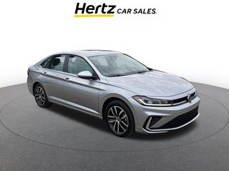 Used 2025 Volkswagen Jetta SE video 1