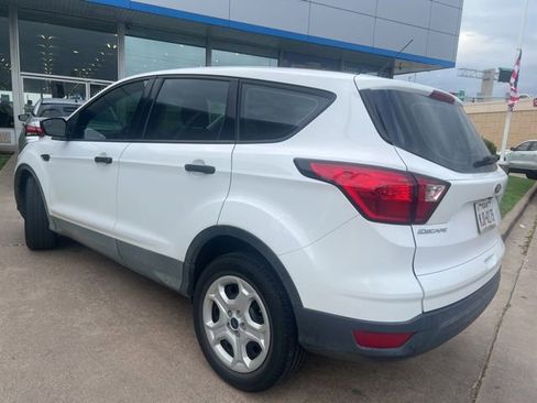 Used 2019 Ford Escape S image 4