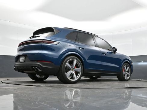 Certified 2024 Porsche Cayenne S image 37
