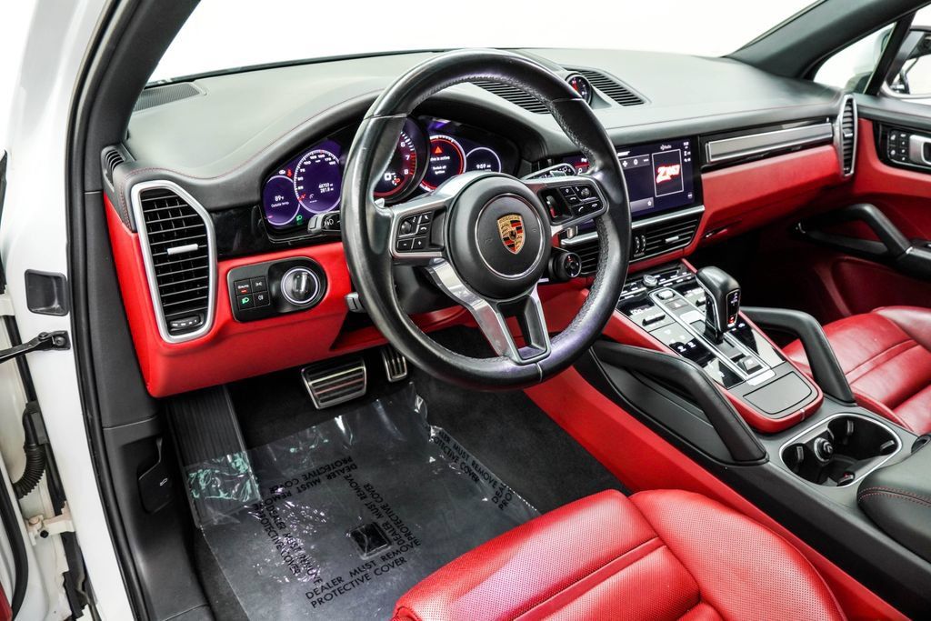 Used 2022 Porsche Cayenne S Platinum AWD/4WD image 19