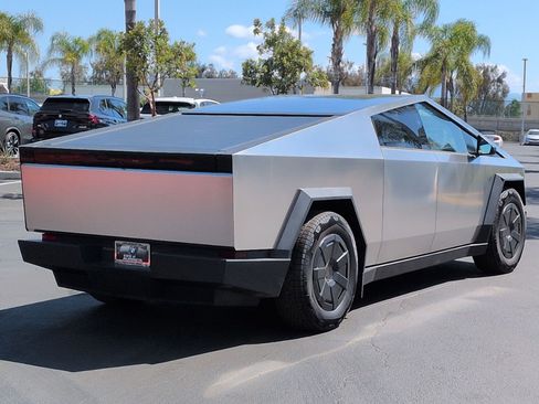 Used 2025 Tesla Cybertruck AWD Crew Cab image 10