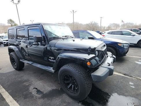 Used 2017 Jeep Wrangler Unlimited Sahara image 3