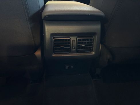 Used 2025 Toyota Camry LE image 28