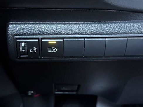 Certified 2025 Toyota Corolla SE FWD image 28