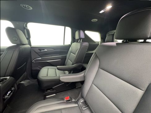 Used 2026 Chevrolet Traverse LT FWD image 23