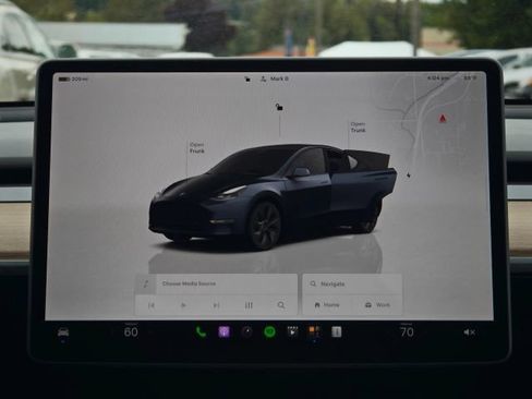 Used 2025 Tesla Model Y Long Range AWD/4WD image 40