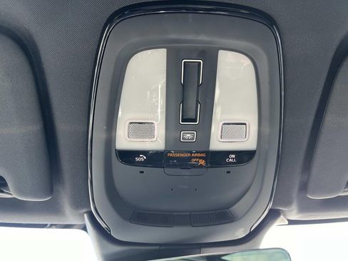 Used 2022 Volvo XC60 B5 R-Design w/ Climate Package image 37