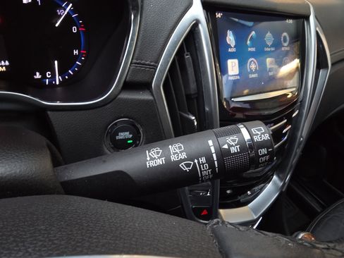 Used 2015 Cadillac SRX Luxury image 19