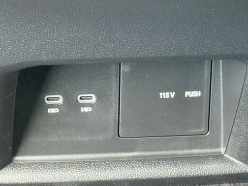 Used 2022 Volkswagen Atlas SEL Premium image 63