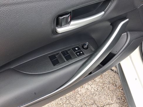 Used 2020 Toyota Corolla SE FWD image 12