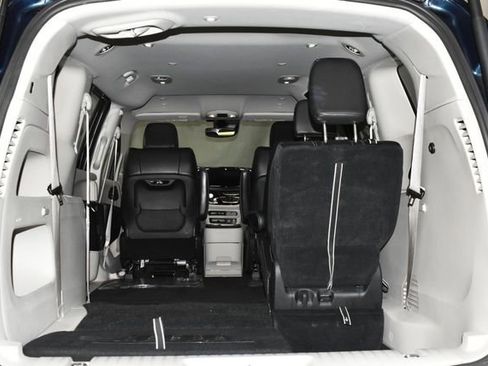 Used 2022 Chrysler Pacifica Touring-L image 35