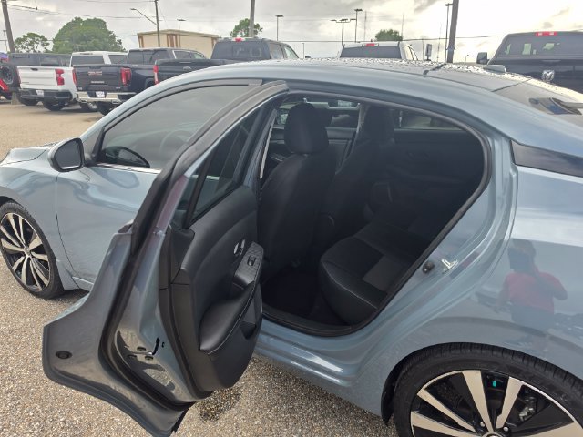 Used 2025 Nissan Sentra SV w/ Trunk Package FWD image 15