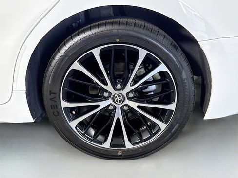 Used 2020 Toyota Camry SE image 36