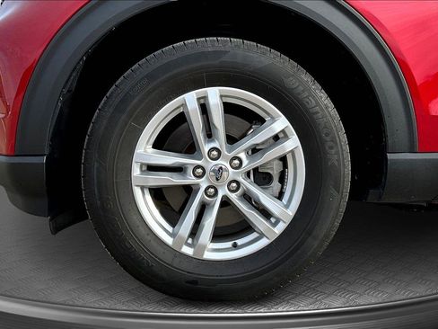 Used 2023 Ford Explorer XLT image 9