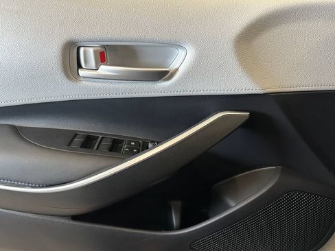 Used 2020 Toyota Corolla SE FWD image 19