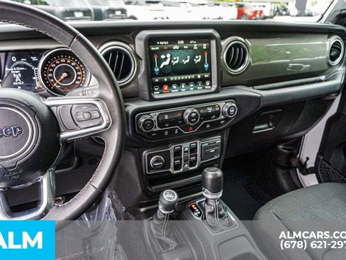 Used 2023 Jeep Gladiator Overland AWD/4WD image 32