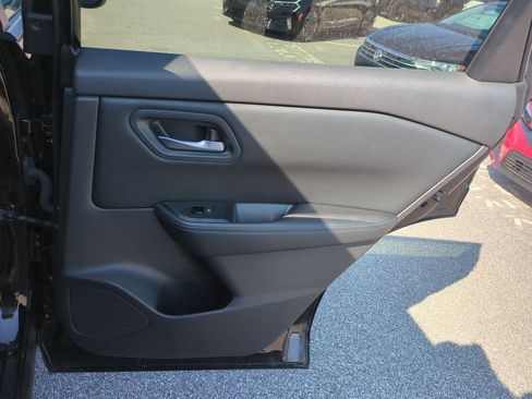 Certified 2024 Nissan Rogue SV AWD/4WD image 34