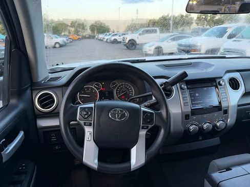 Used 2016 Toyota Tundra SR5 image 6