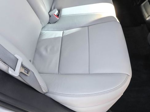 Used 2014 Toyota Avalon Limited image 32