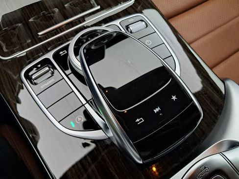 Used 2018 Mercedes-Benz C 300 4MATIC Cabriolet image 33