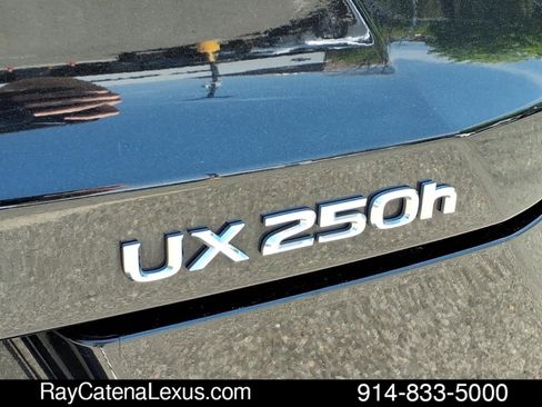 Certified 2023 Lexus UX 250h FWD w/ Accessory Package (Z2) image 18