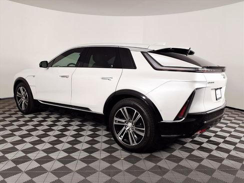 Certified 2024 Cadillac Lyriq Luxury image 6