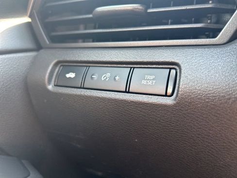 Used 2024 Nissan Altima 2.5 SV FWD image 17