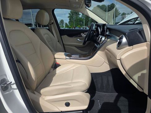 Used 2021 Mercedes-Benz GLC 300 4MATIC image 27