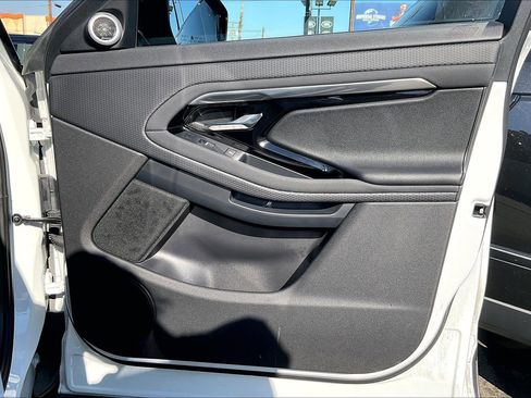 Used 2022 Land Rover Range Rover Evoque S image 21