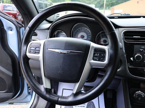 Used 2013 Chrysler 200 Touring FWD image 27