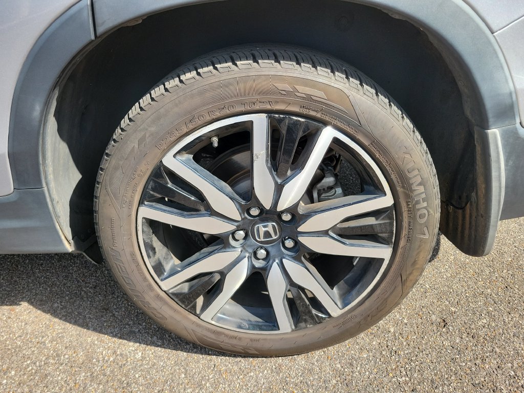 Used 2021 Honda Pilot Touring image 11