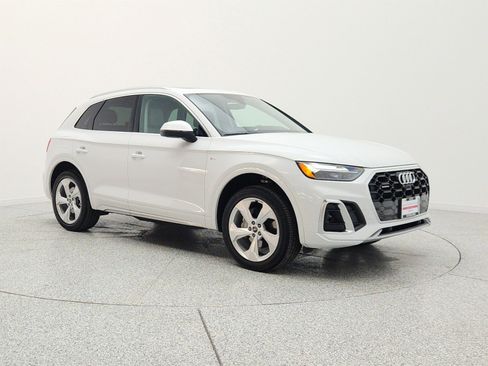 Used 2025 Audi Q5 2.0T Premium Plus w/ Premium Plus Package AWD/4WD image 3