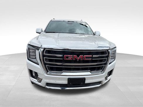 Used 2023 GMC Yukon SLT w/ SLT Luxury Package AWD/4WD image 7
