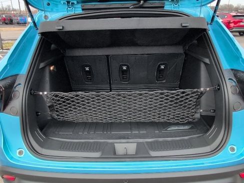 New 2026 Chevrolet Trax RS w/ Sunroof Package image 9