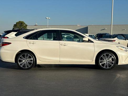 Certified 2016 Toyota Camry SE image 6