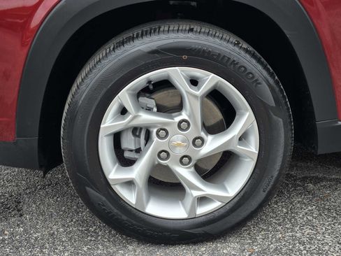 Used 2024 Chevrolet Trax LS w/ LS Convenience Package FWD image 12
