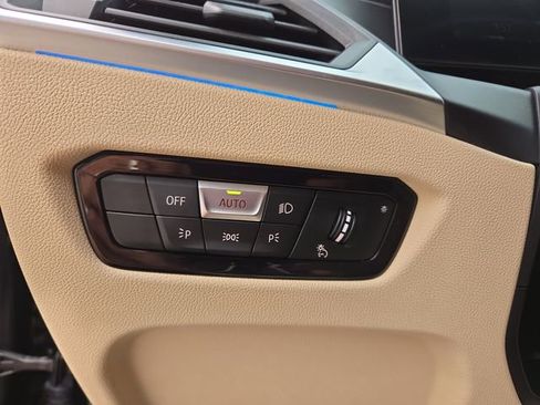 Used 2023 BMW 330i Sedan w/ Premium Package RWD image 18