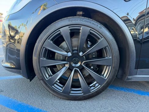 Used 2022 Tesla Model X Plaid image 4