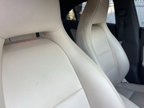 Used 2015 Mercedes-Benz CLA 250 image 16