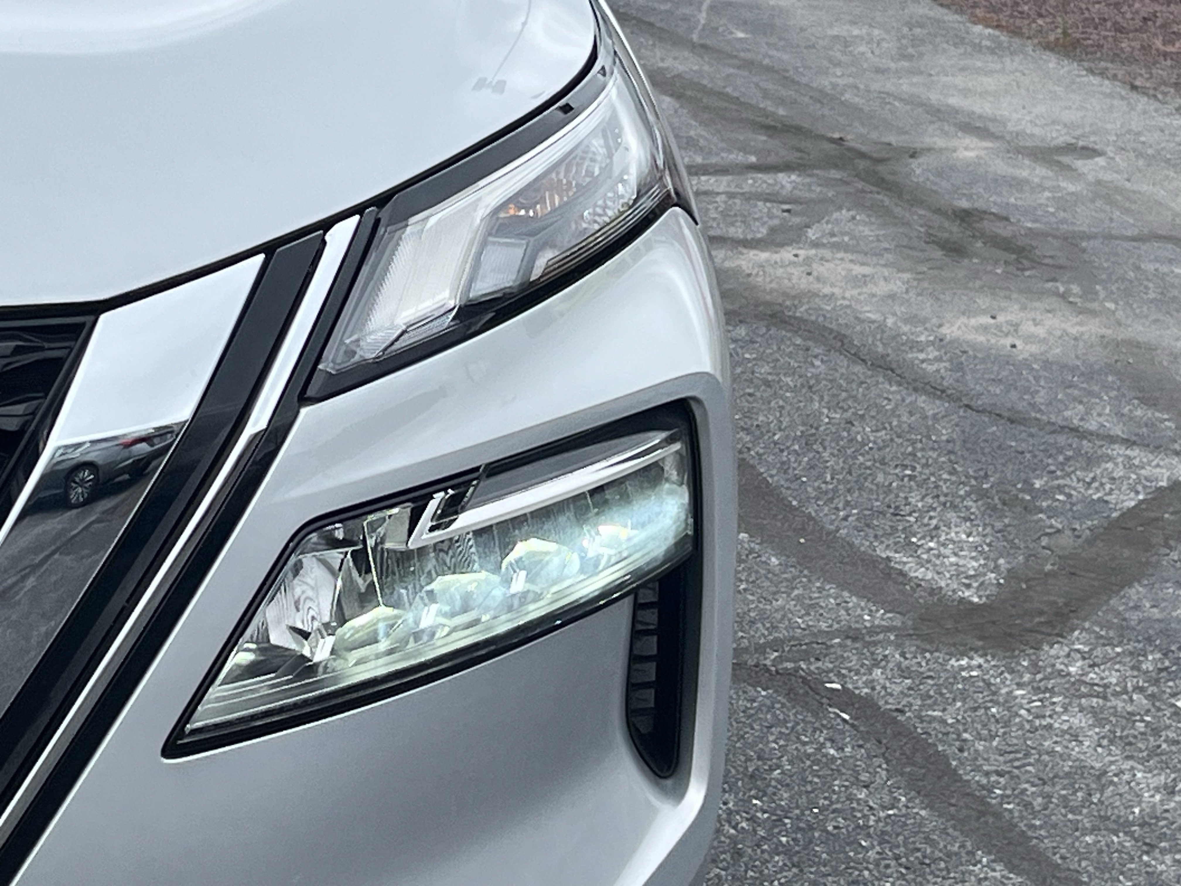 Used 2023 Nissan Rogue SV AWD/4WD image 12