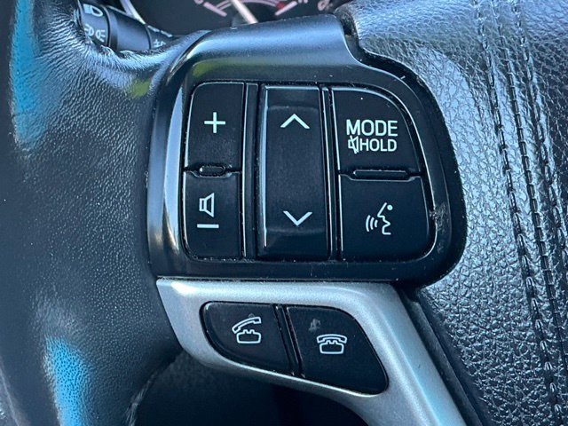 Used 2016 Toyota Highlander XLE AWD/4WD image 18