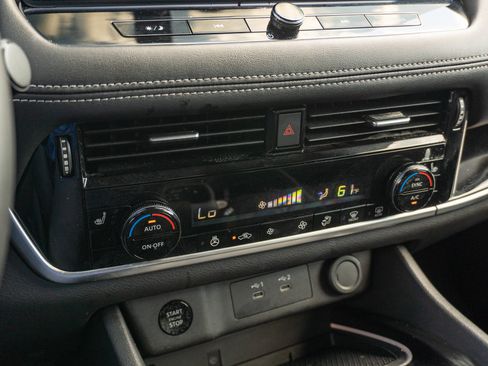Used 2026 Nissan Rogue SL AWD/4WD image 26