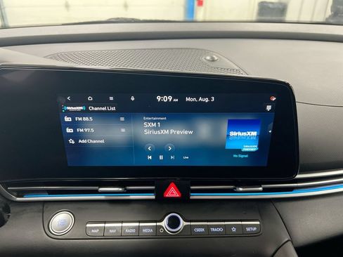 Used 2024 Hyundai Elantra SEL FWD image 14