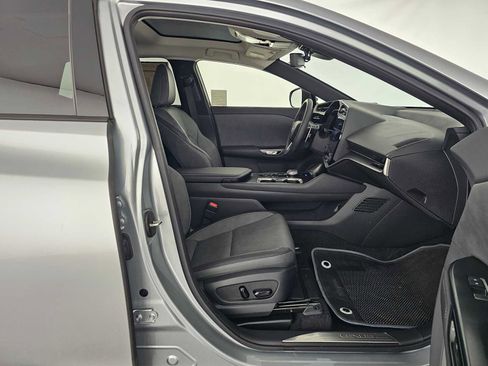 Used 2023 Lexus RZ 450e Premium image 10