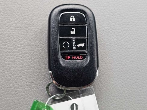 Used 2025 Honda Pilot EX-L image 29