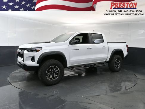 Used 2026 Chevrolet Colorado ZR2 w/ Technology Package AWD/4WD image 1
