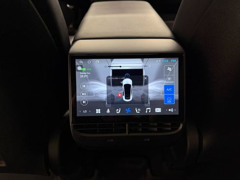 Used 2023 Tesla Model Y Long Range AWD/4WD image 22