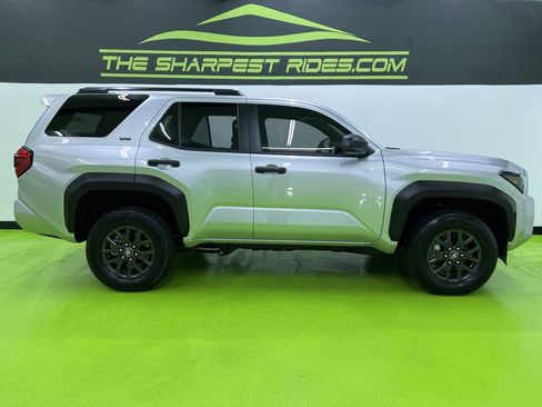 Used 2026 Toyota 4Runner SR5 AWD/4WD image 11