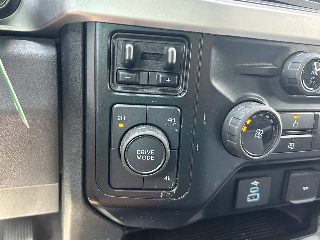 Used 2024 Ford F550 4x4 Regular Cab Super Duty image 39