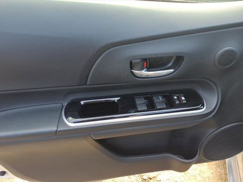 Used 2015 Toyota Prius C Two image 19